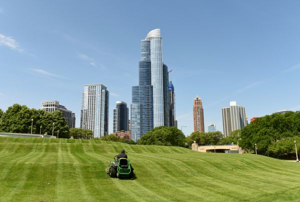 Cost of Business Lawn Maintenance in Vienna